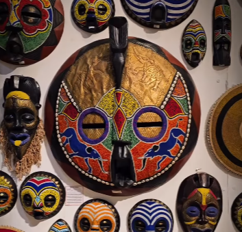 Escape to Safariland : Art , crafts & culture